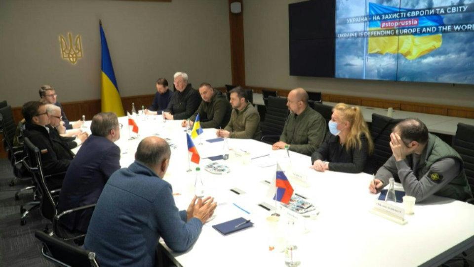 Čeští, polští a slovinští premiéři se v Kyjevě setkali s prezidentem Zelenským
