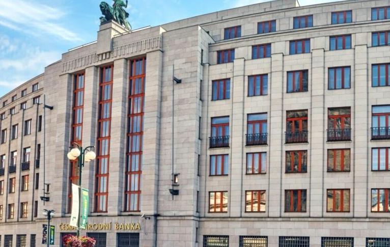 Česká národní banka uvolňuje omezení na hypotečním trhu